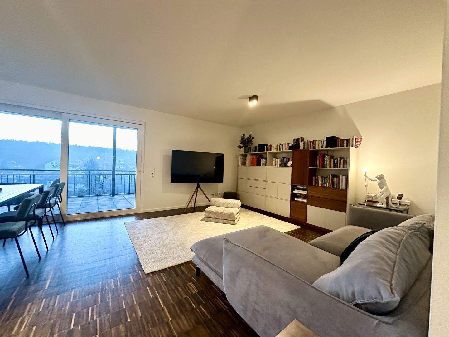 Thumbnail-NEU im Angebot: Hochwertige 3-ZW in Oberdürrbach mit exklusiver EBK, Balkon, Terrasse und Garten!