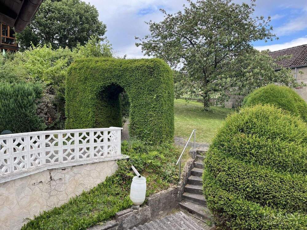 Thumbnail-***Einfamilienhaus mit großem Garten und Garage ***