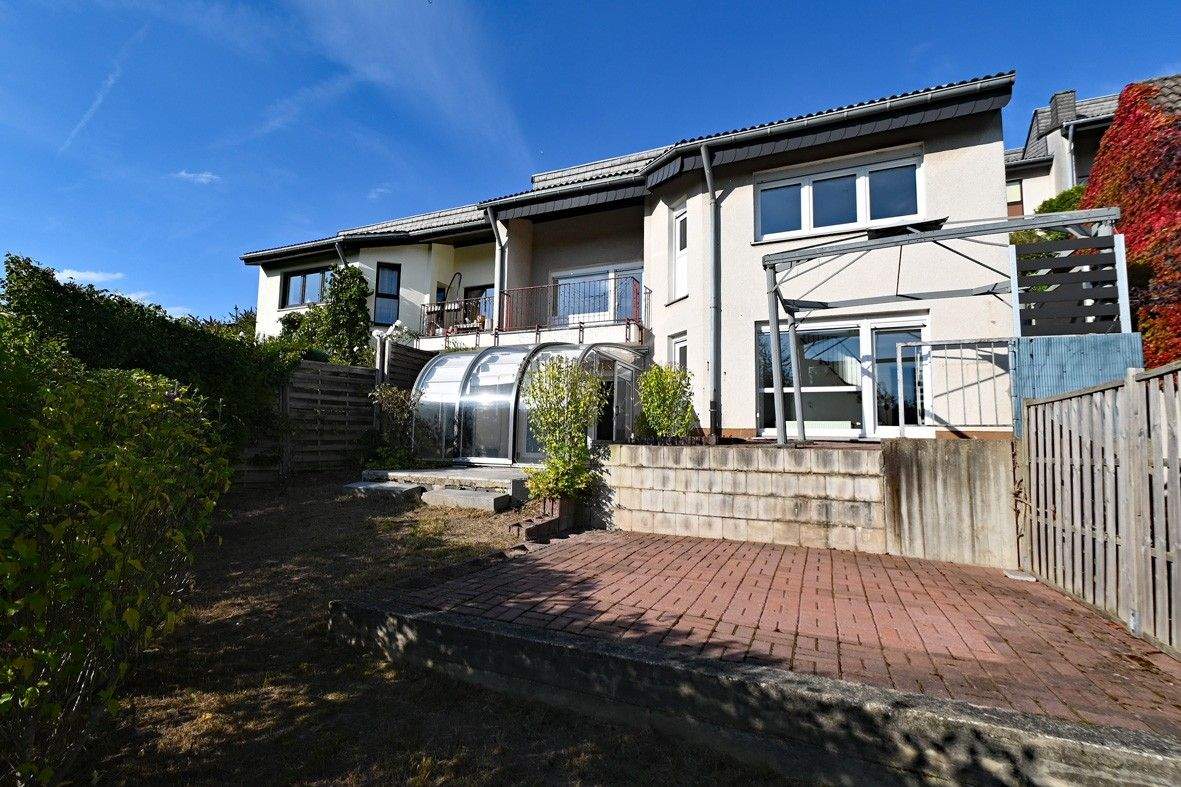 Thumbnail-Überflieger :) Modernisierungsbedürftiges 5-Zimmer-Zuhause mit ELW & Garagen in Kettwig