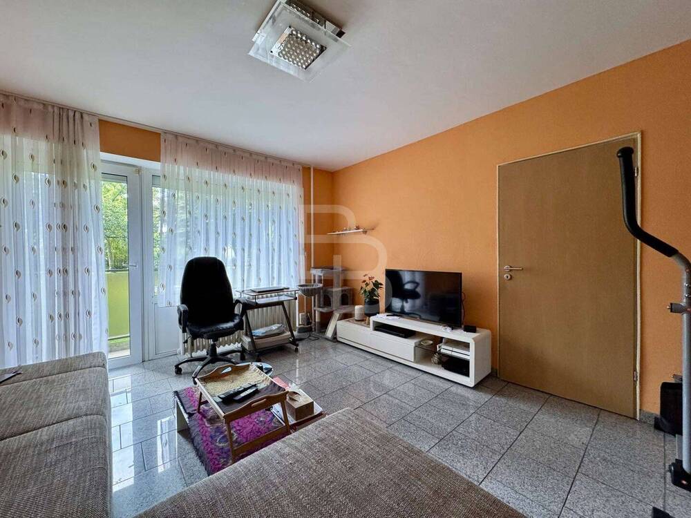 Lichtdurchflutetes Wohnzimmer