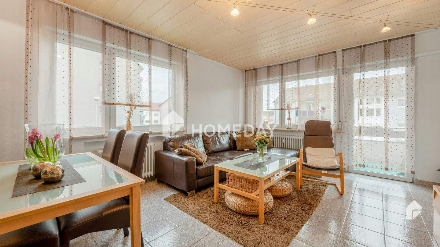 Thumbnail-Großzügige 4-Zimmer-Wohnung mit Balkon, Garage, Parkplatz, EBK und Hobbyraum.