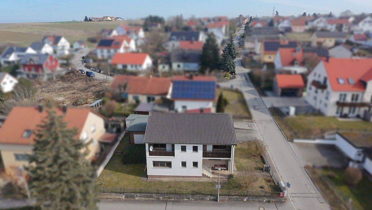 Thumbnail-Renovierungsbedürftiges Zweifamilienhaus mit flexiblen Nutzungsmöglichkeiten in ruhiger Traumlage!