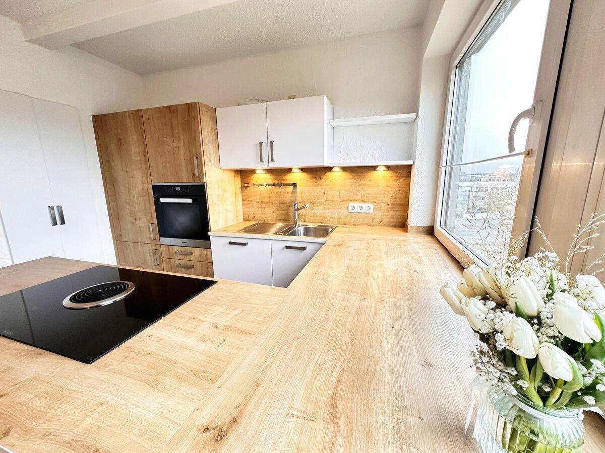 Thumbnail-Einziehen & Loskochen! Freie 3 Zimmer Wohnung im Regensburger Westen!