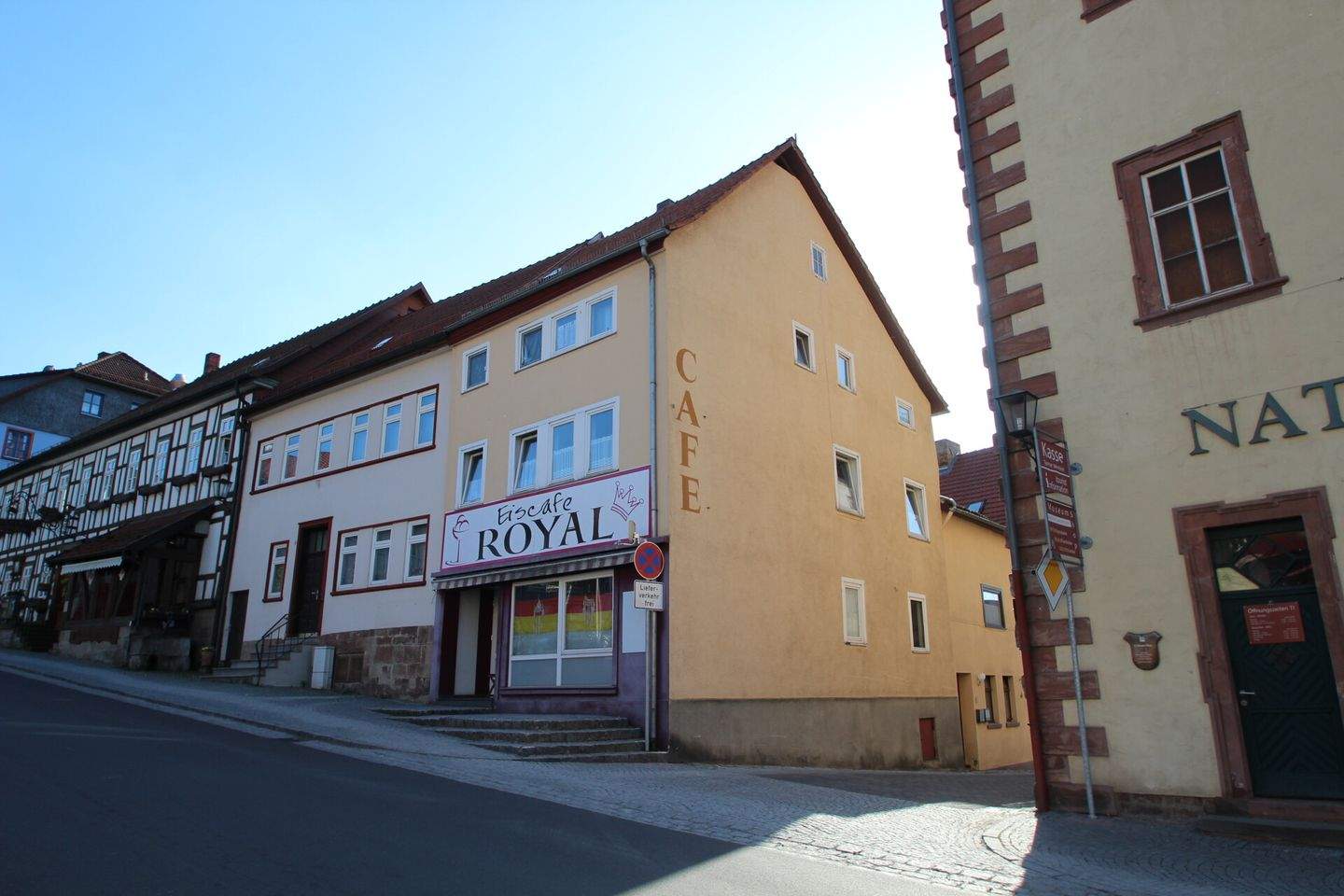 Thumbnail-Vollvermietetes Dreifamilienhaus in zentraler Lage von Tann (Rhön)