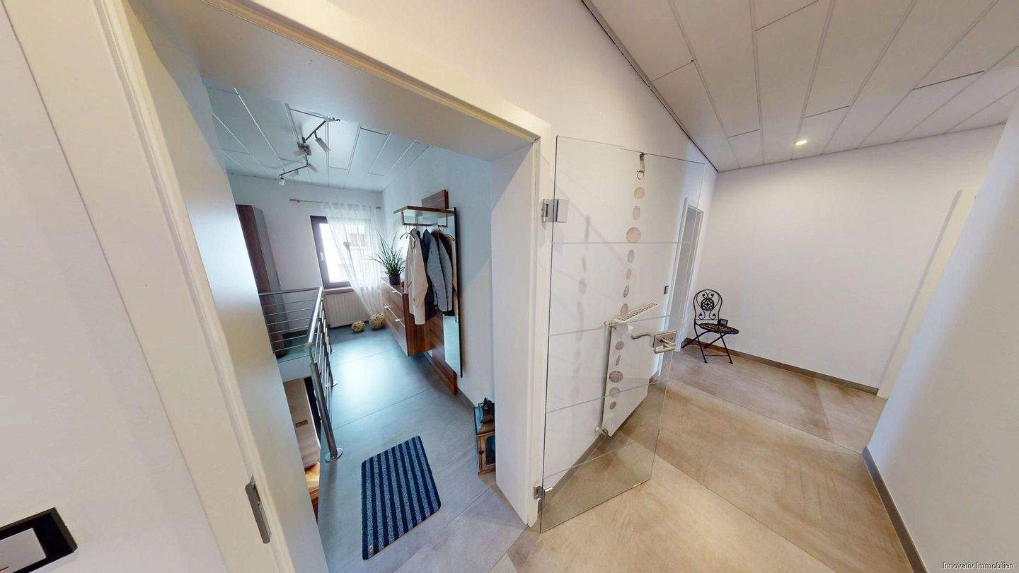 Thumbnail-Modernes Ein oder Zweifamilienhaus dazu einer Garage mit Gartendurchfahrt