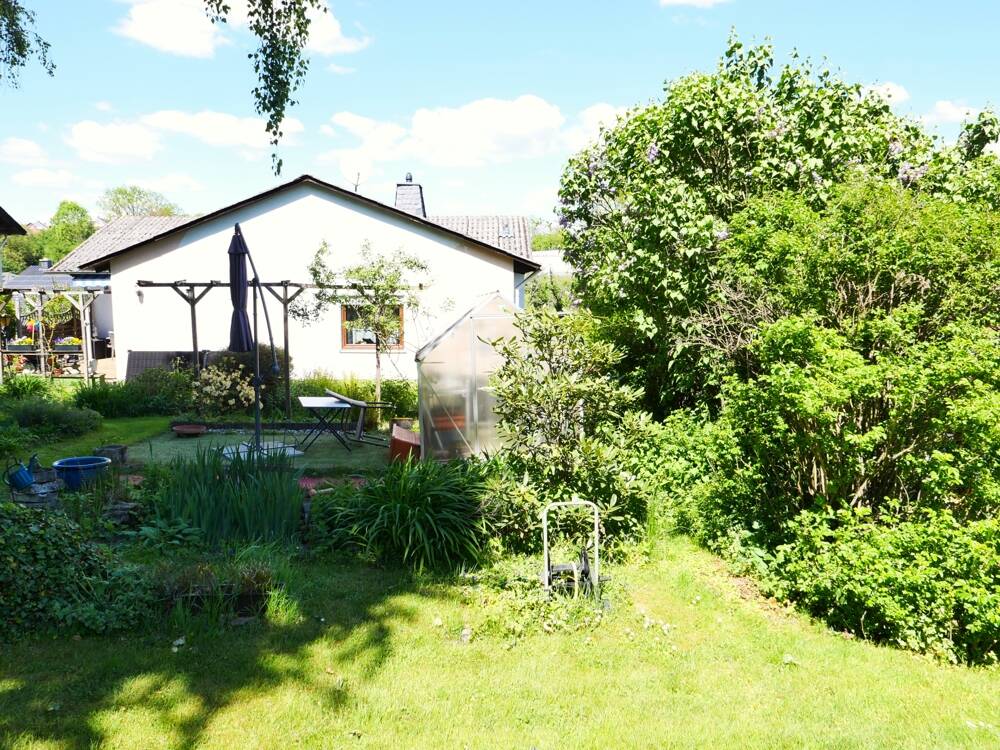 Thumbnail-1 Familien - Haus mit separater Einliegerwohnung ! Zum BESTPREIS und auch noch provisionsfrei !