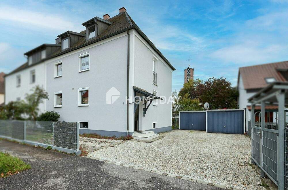 Thumbnail-Gepflegte DHH mit vier Wohneinheiten, großem Garten und stabilem Mietertrag in zentraler Lage