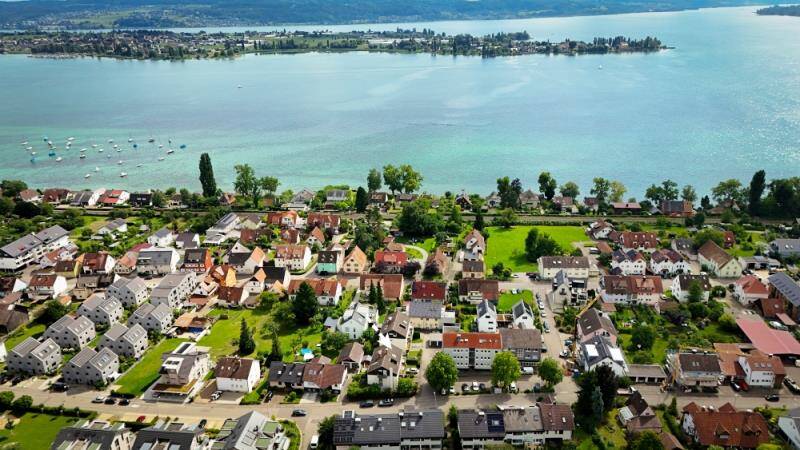 Thumbnail-Großzügige Doppelhaushälfte mit Garten in ruhiger und See naher Lage von Allensbach