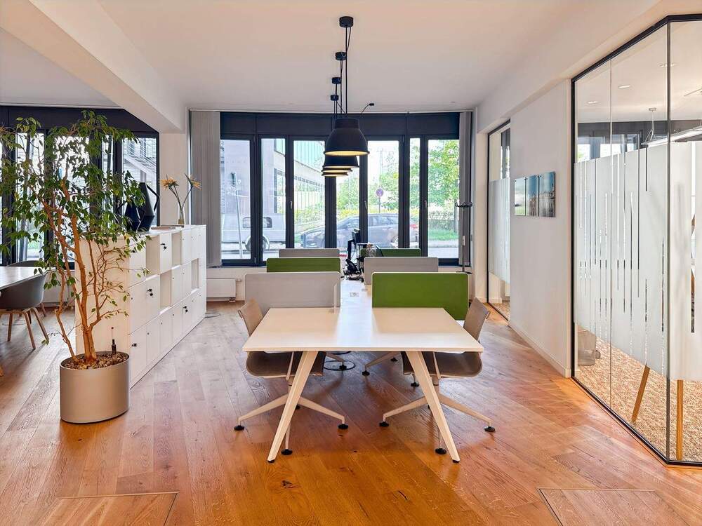 Thumbnail-Coworking-Bereich in Regus Leuchtenbergring