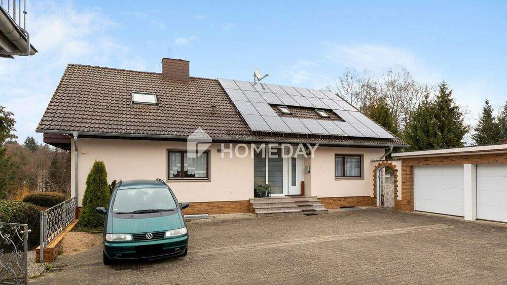 Thumbnail-charmantes Zweifamilienhaus mit großem Garten und Schwimmteich in ruhiger Lage