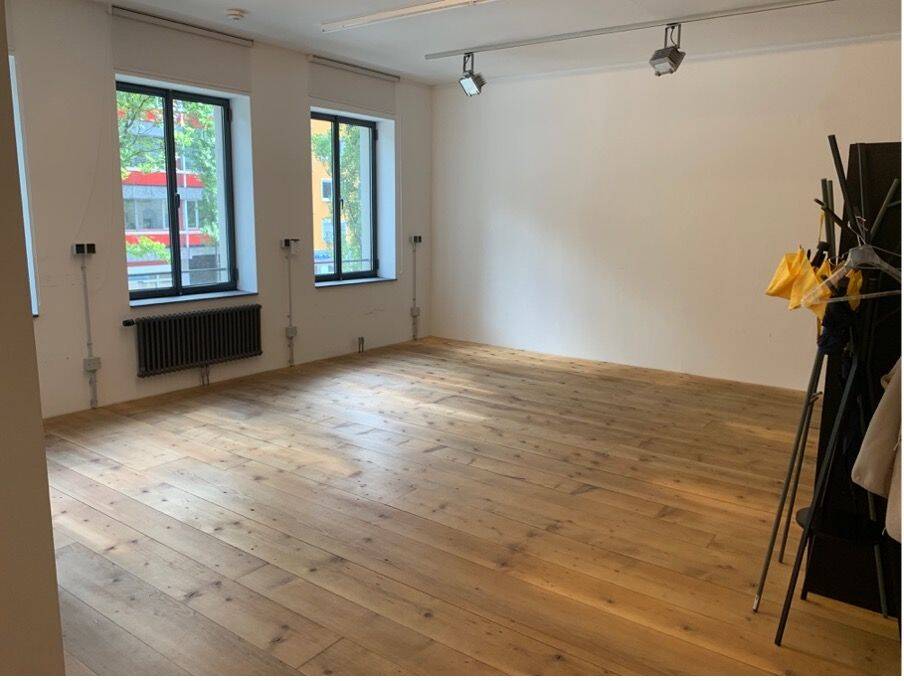 Thumbnail-Modernes Münchner Gemeinschaftsbüro mit Balkon, flexibel nutzbar