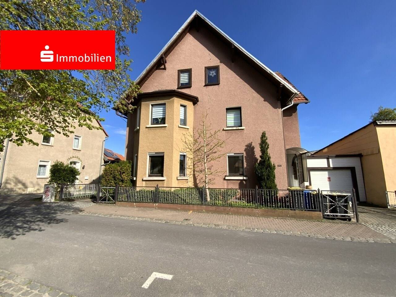 Thumbnail-Ein Dreifamilienhaus in Blankenhain