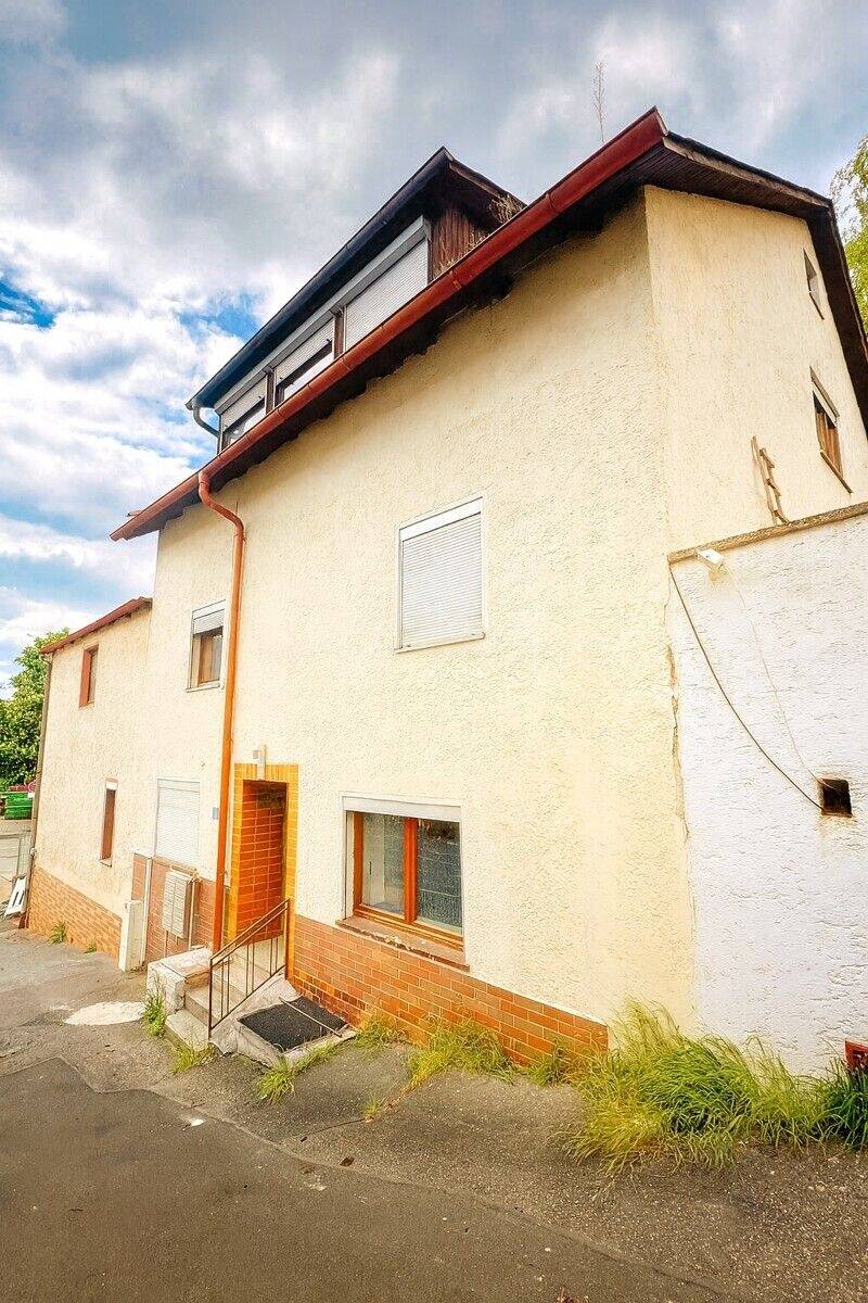 Thumbnail-Drei Einheiten unter einem Dach kernsanierungsbedürftiges Haus mit Struktur und Potenzial!