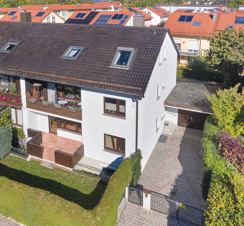 Thumbnail-Gepflegtes Haus mit 3 Wohnungen in guter Lage - zahlreiche Nutzungsmöglichkeiten