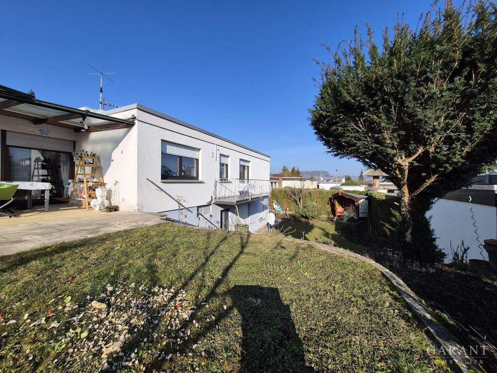 Thumbnail-Großzügiger Bungalow mit Weitblick & Einliegerwohnung!