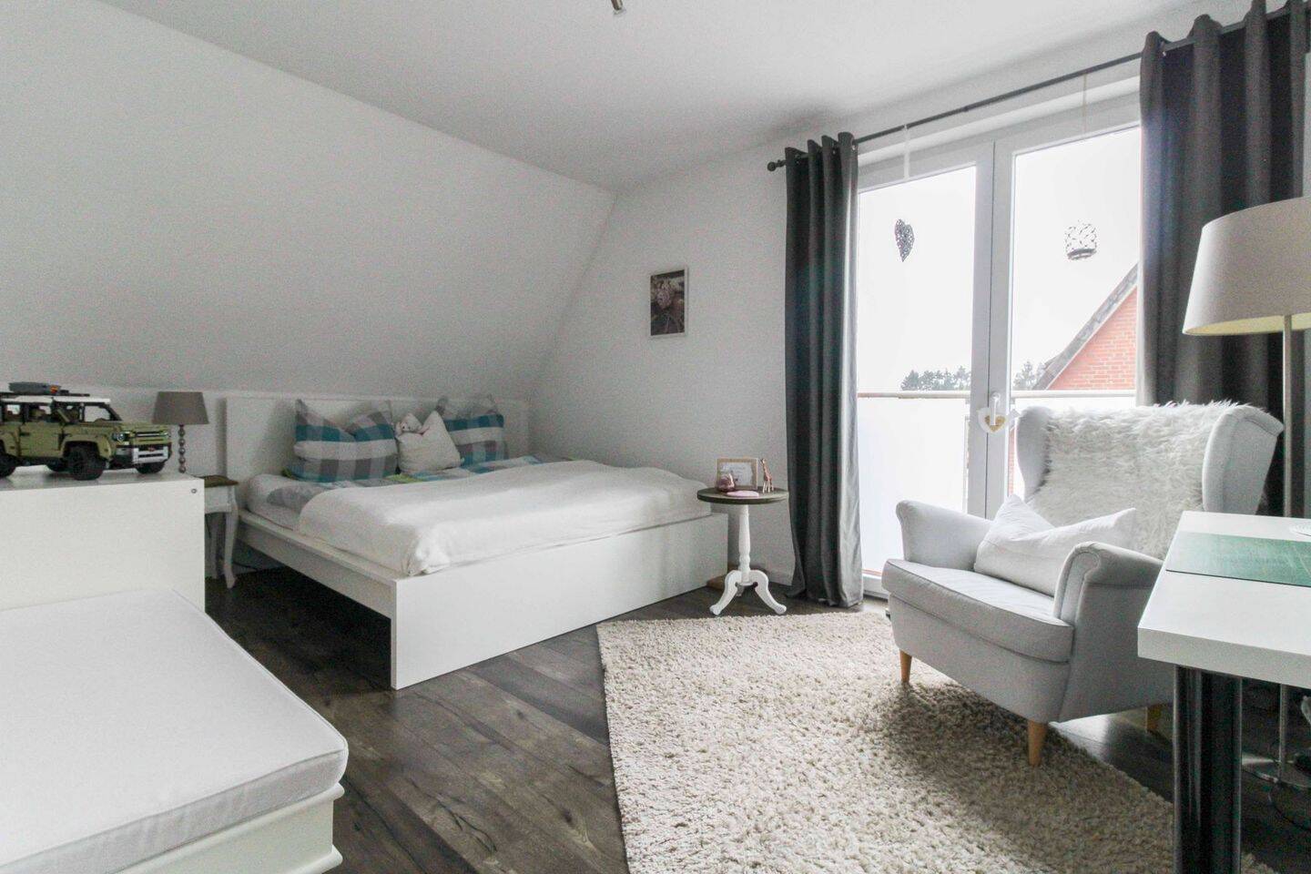 Schlafzimmer I DG
