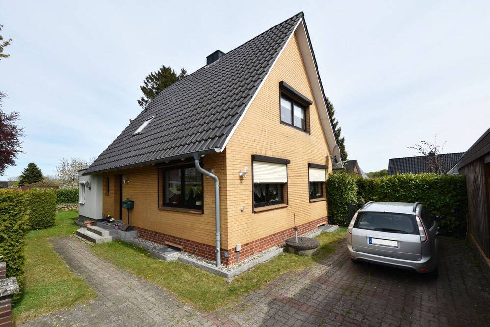 Thumbnail-Einfamilienhaus in reinem Wohngebiet in zentraler Lage
