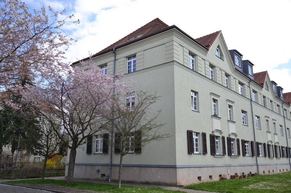 Thumbnail-Idyllische Lage - 2-Zi-Altbauwohnung mit Loggia, Garten*