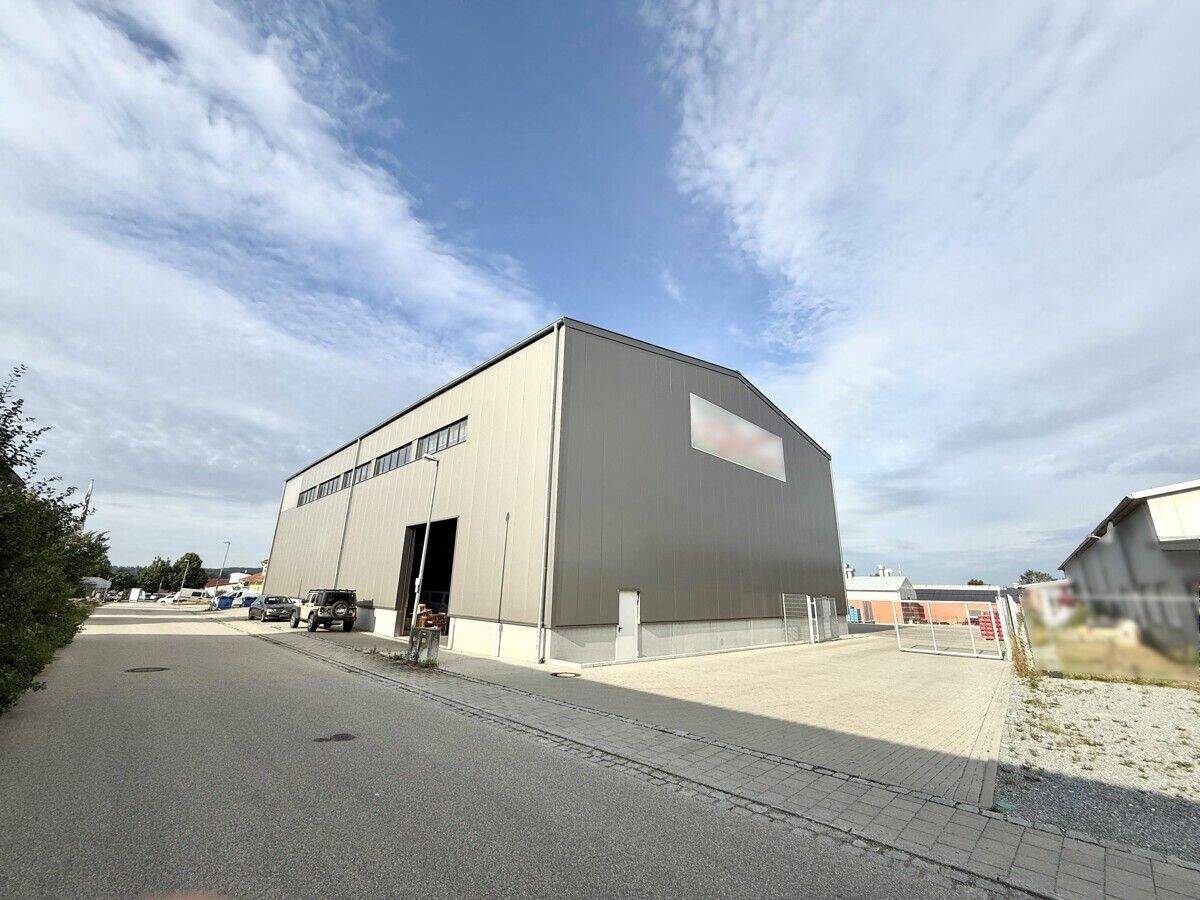 Thumbnail-Zentral. Vielseitig. Nutzbar. Moderne Gewerbehalle in Hemau