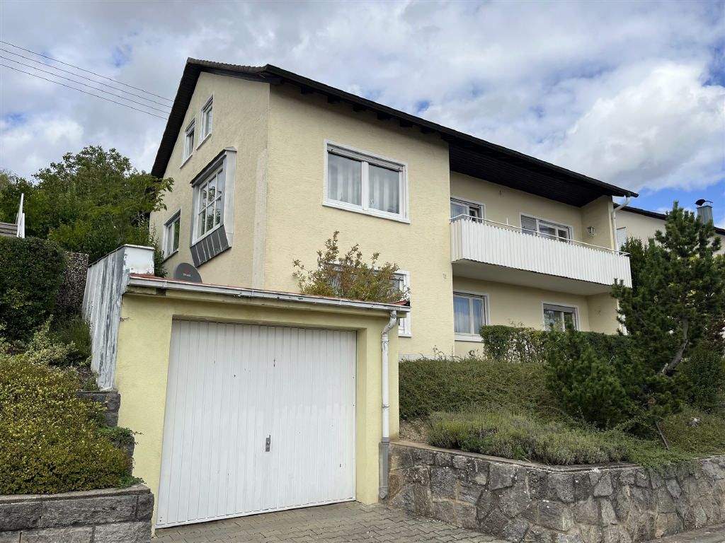 Thumbnail-gepflegtes Wohnhaus mit großem Grundstück und ELW in sonniger Lage in der Nähe von Lauda-Königshofen