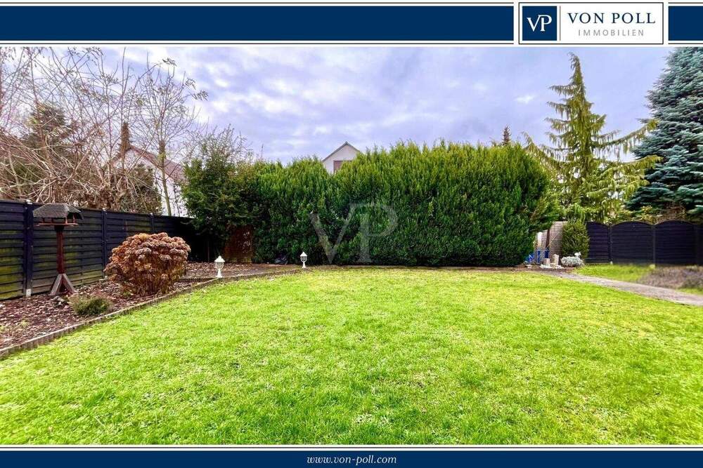 Thumbnail-Freistehendes Zweifamilienhaus mit großem Garten und viel Potential in Flörsheim