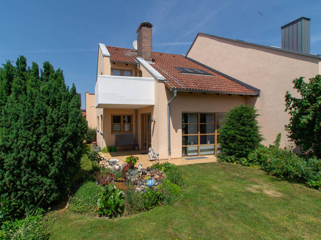 Thumbnail-Doppelhaushälfte mit Potenzial in ruhiger Lage + ca. 123 m² Wohnfläche