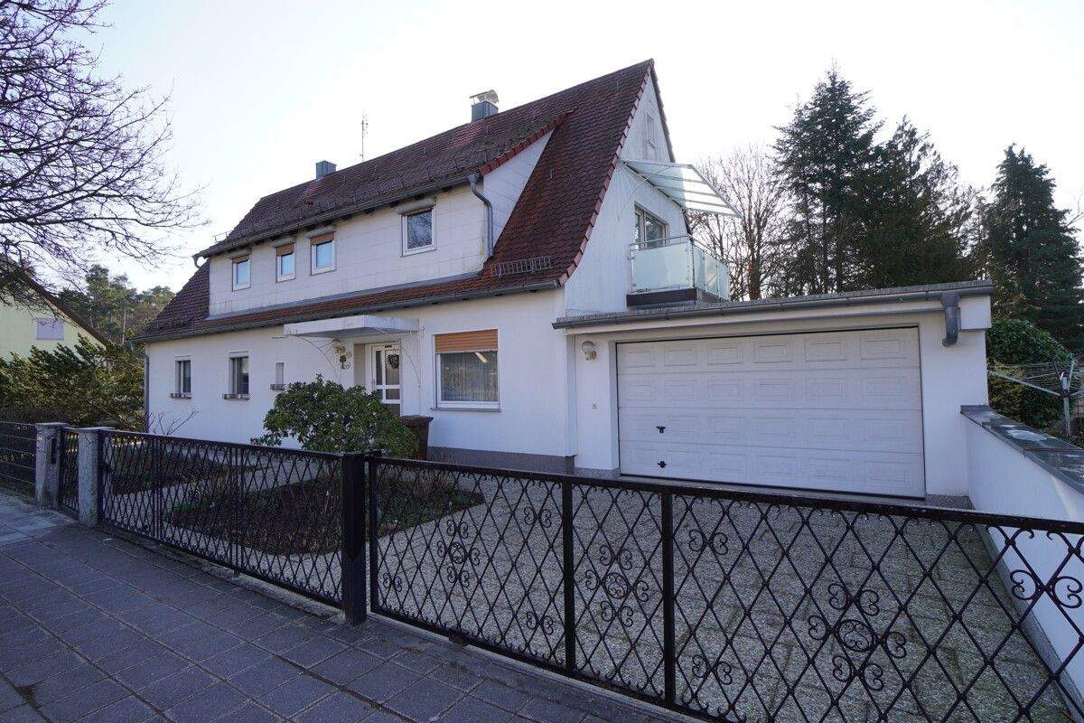Thumbnail-Familienfreundliches Zweifamilienhaus in Schwaig bei Nürnberg