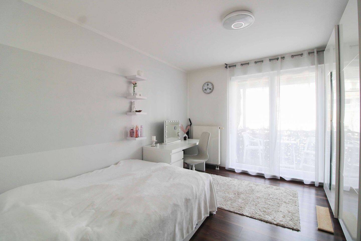 Schlafzimmer 1 (Zugang Balkon)