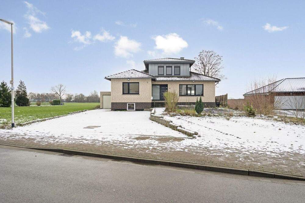 Thumbnail-Freistehendes Einfamilienhaus mit Wintergarten, großem Garten und Feldblick in Heinsberg-Kempen!