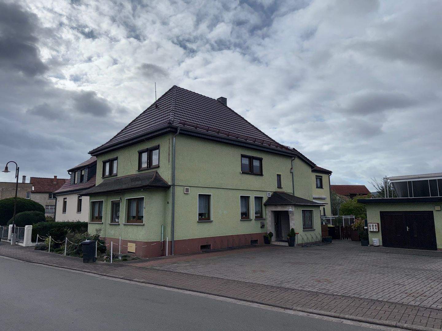 Thumbnail-Großes Anwesen mit großem Pool in guter Lage von Breitungen