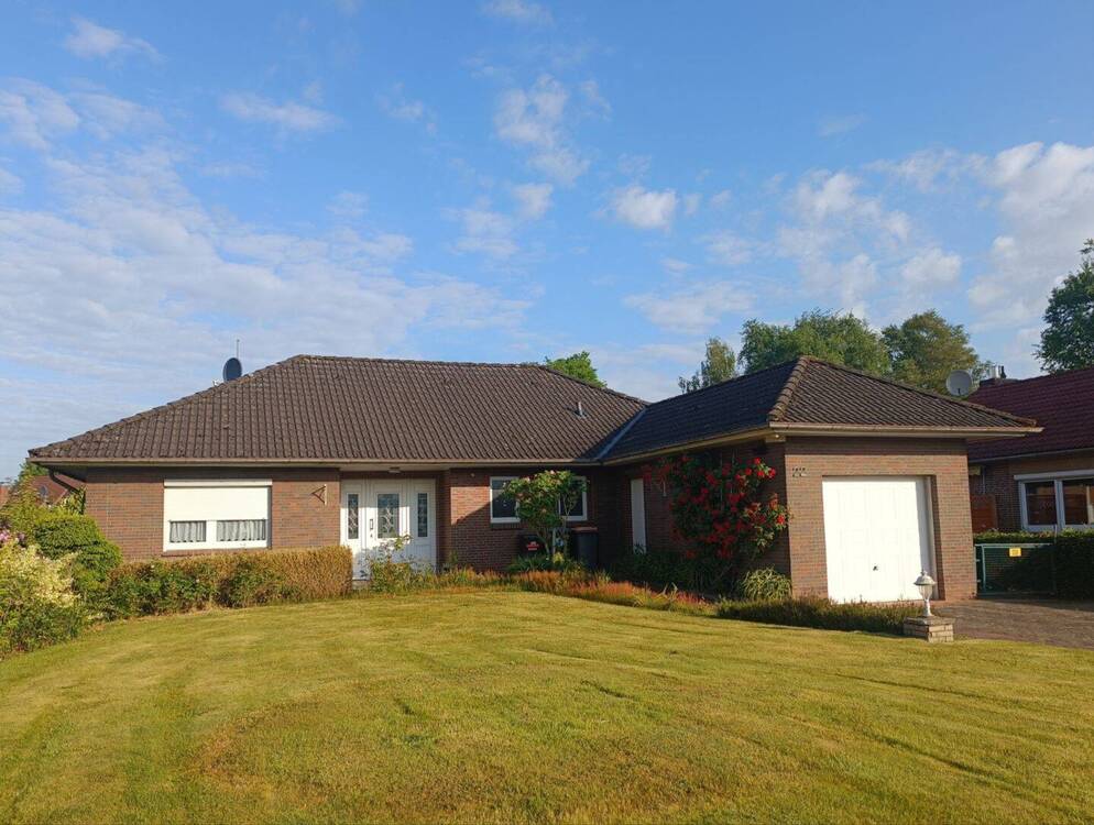 Thumbnail-Gepflegter Bungalow mit großem Garten in zentraler Lage von Zetel