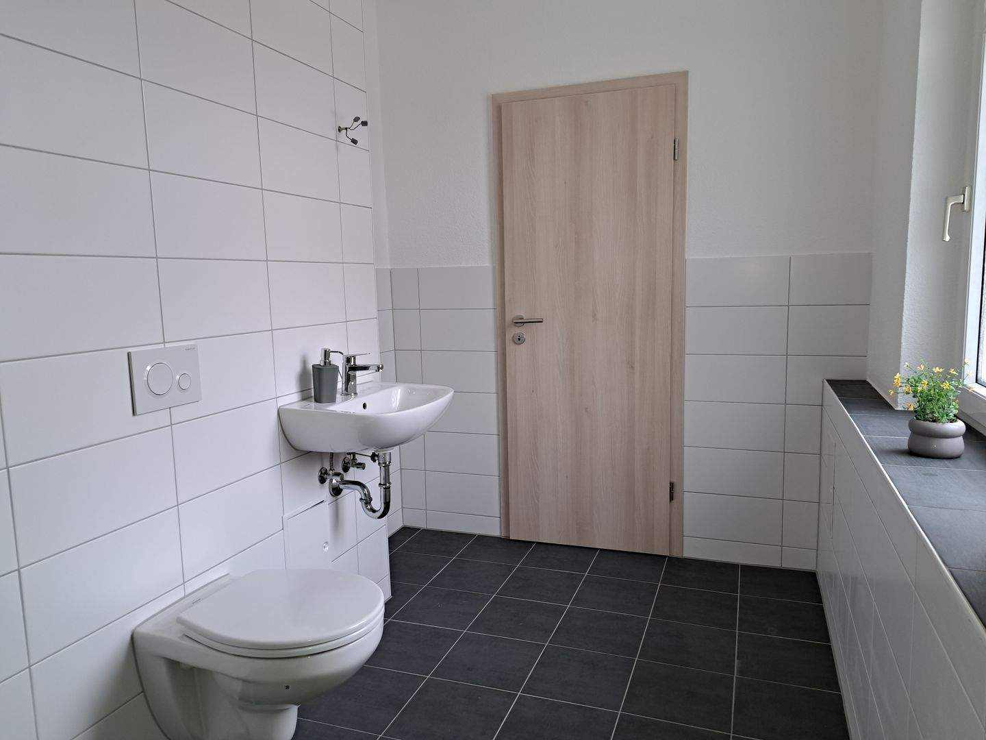 Thumbnail-Niedliche Singlewohnung mit Dusche in ruhiger Thalheimer Lage