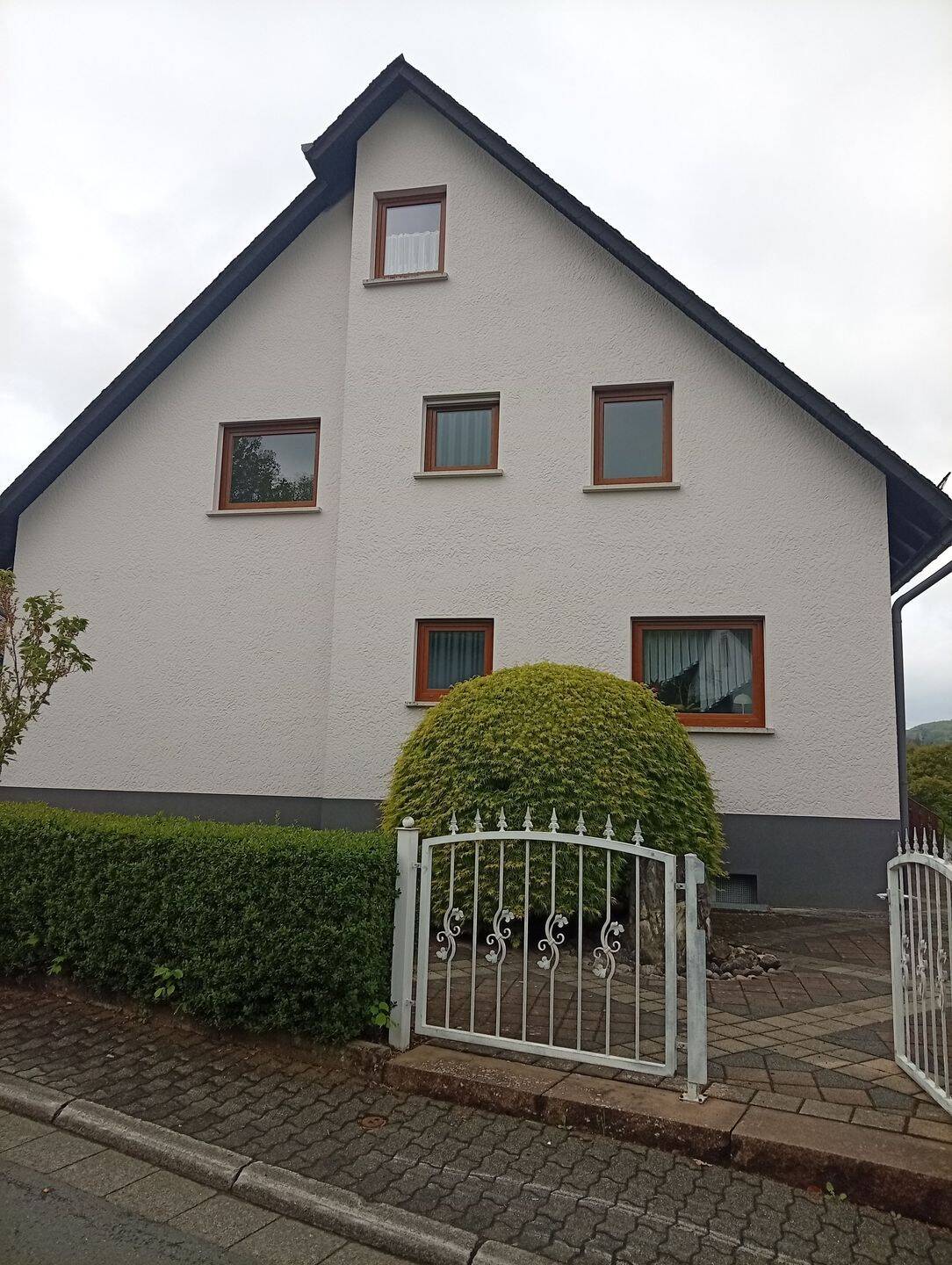 Thumbnail-Geräumige 5-Zimmer-Wohnung in Haiger-Niederroßbach mit Balkon