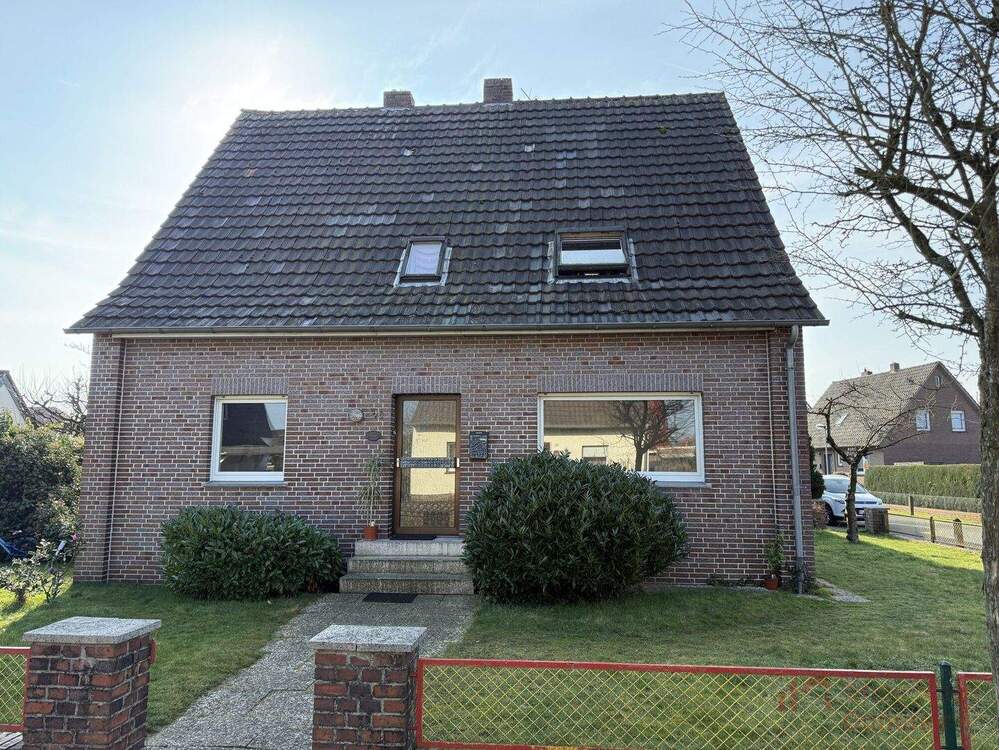 Thumbnail-IMMOBILIEN GUMNIOR präsentiert: Sanierungsbedürftiges Ein-Zweifamilienhaus in ruhiger Lage