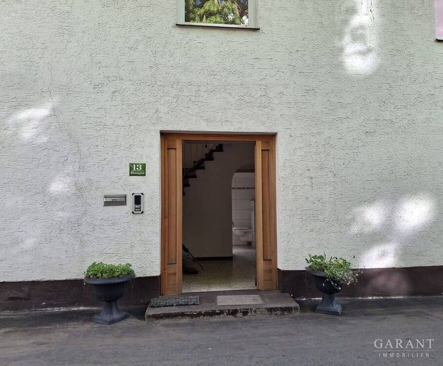 Thumbnail-Wer erweckt das Dornröschenhaus zum Leben?! Einfamilienhaus in ruhiger aber doch zentraler Lage!
