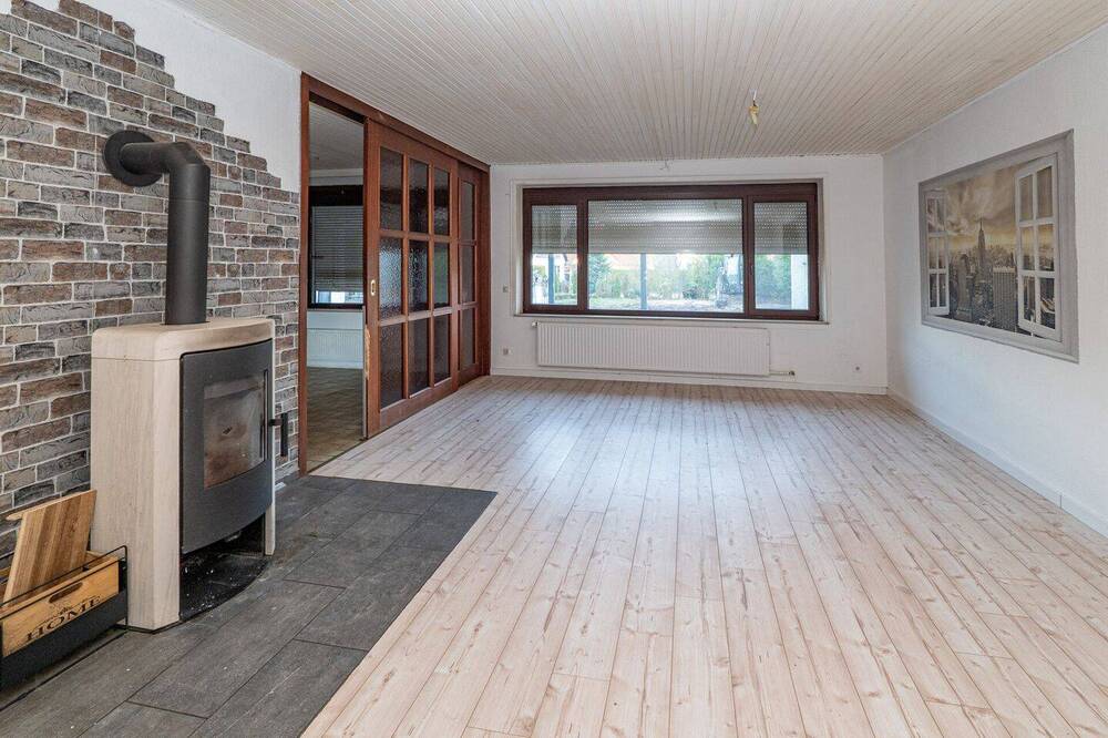 Thumbnail-Exklusiver Bungalow: Sonne, Kaminkomfort und viel Platz im Garten