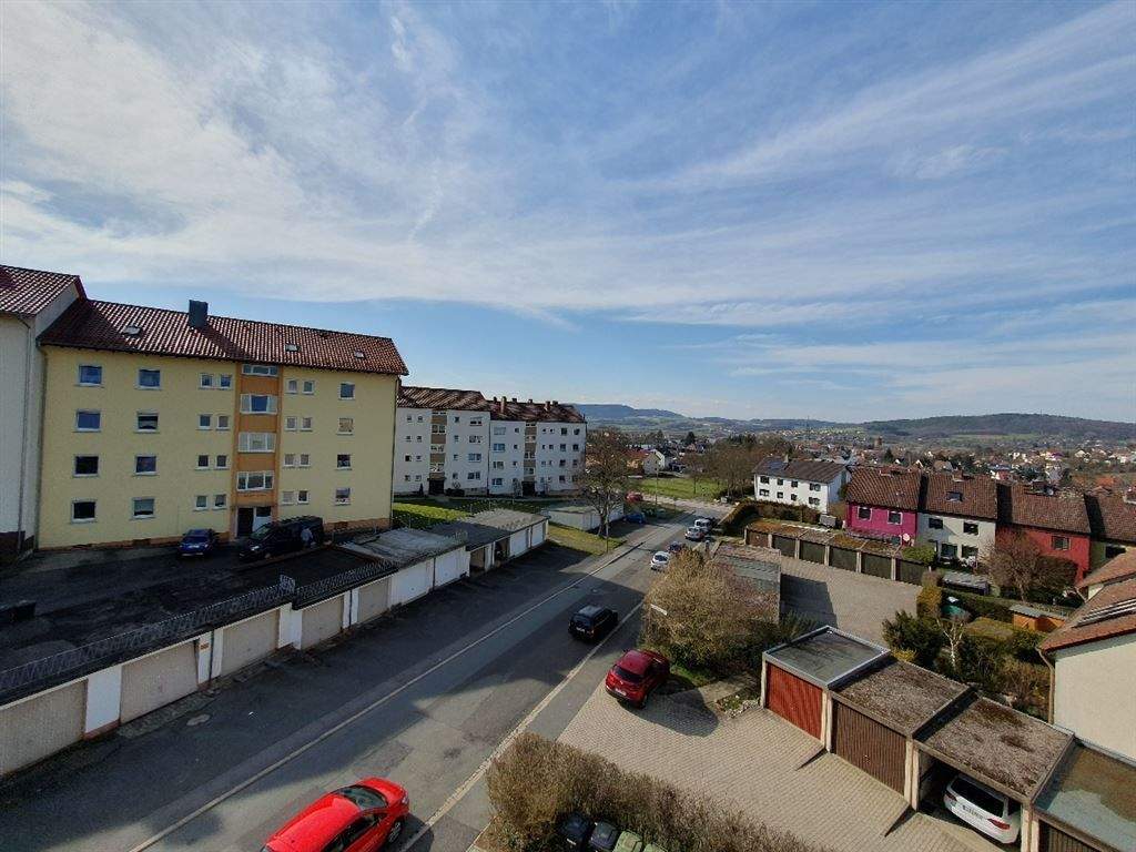 Thumbnail-Ihr Makler vor Ort bietet an: Großzügige 3-Zimmer-Eigentumswohnung mit herrlichem Weitblick in Lichtenfels
