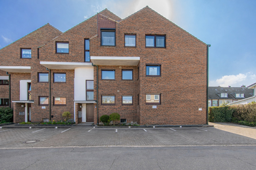 Thumbnail-Geräumige Eigentumswohnung mit Außenstellplatz