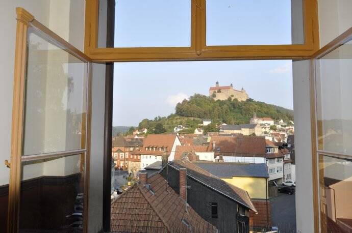 Thumbnail-Großzügige und helle 3-Zimmer Wohnung im Herzen von Kulmbach!