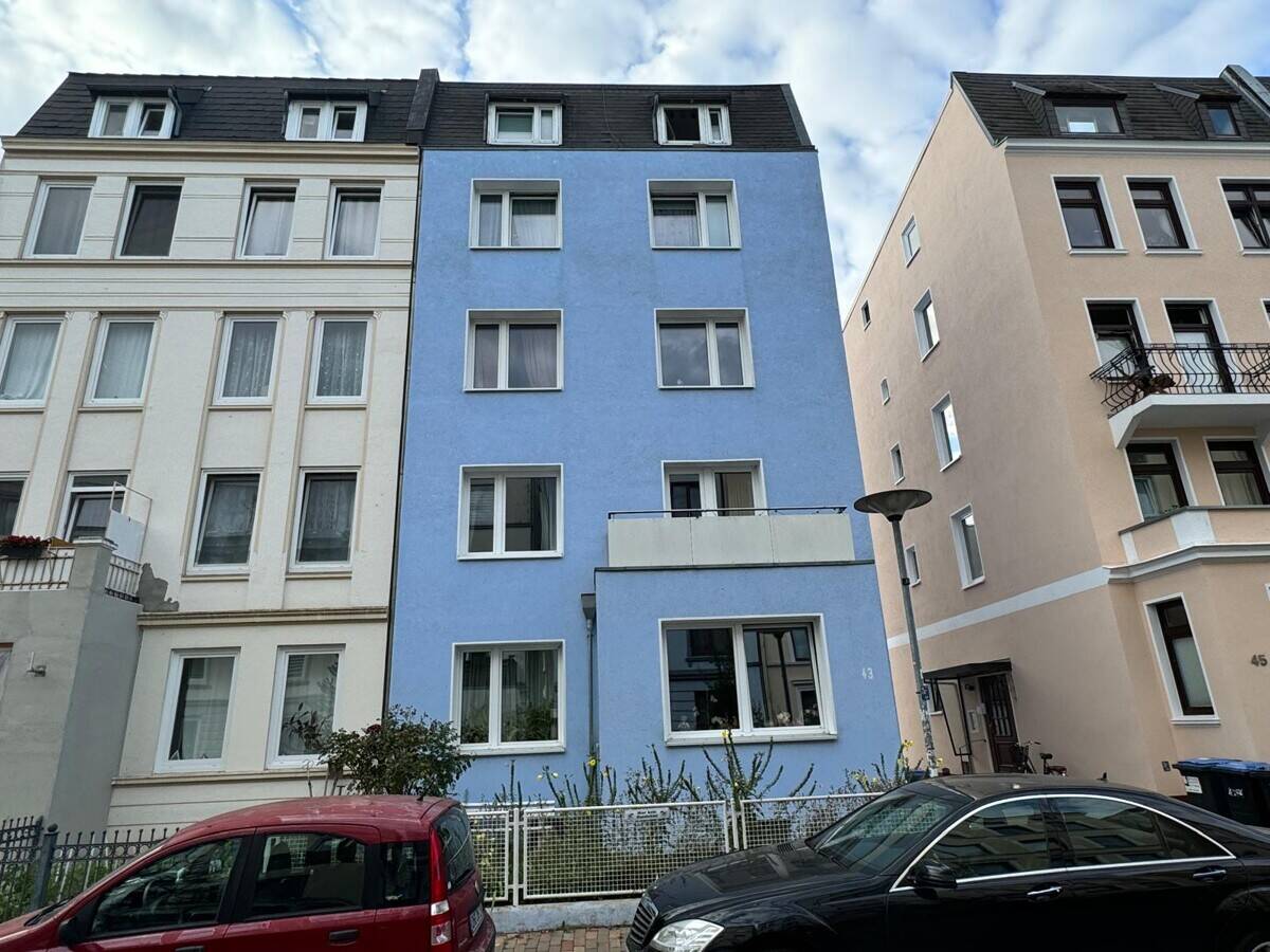 Thumbnail-Gepflegtes Mehrfamilienhaus mit 5 Wohnungen und 4 Garagen in Lübeck- St. Lorenz-Nord