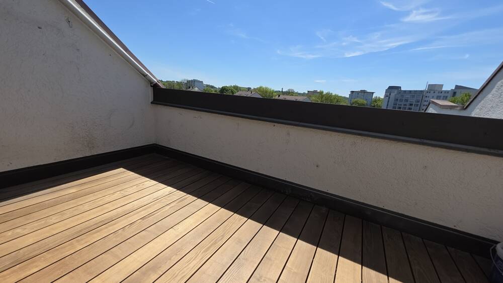 Thumbnail-Über den Dächern von Landshut: Kernsanierte Dachgeschoss-Whg. mit 4 Zimmer u. 2 großen Dachterrassen