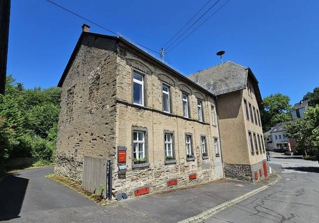 Thumbnail-Markantes Wohnhaus mit Ferienhaus (8 Personen), auch ideal als Zweifamilienhaus