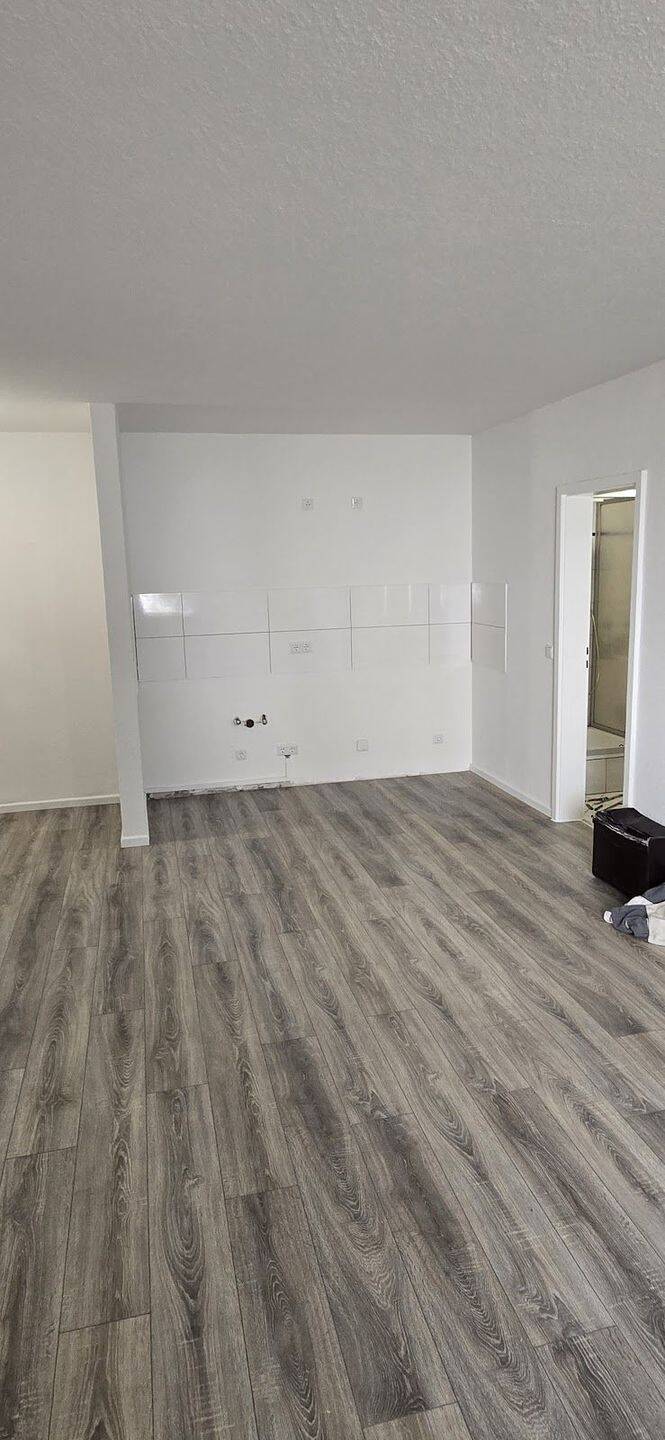 Thumbnail-Sehr schöne renovierte 2 Zimmer Wohnung in Gelsenkirchen zu vermieten