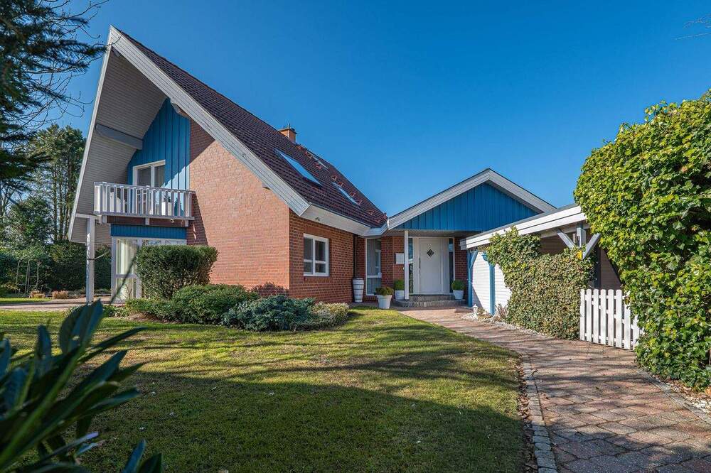 Thumbnail-Ihr Traumhaus: Architektenhaus mit Anbau auf einem herrlichen Grundstück mit Gartenteich!