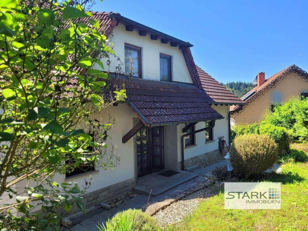 Thumbnail-Gepflegtes Wohnhaus in ruhiger Lage - ursprünglich zum Selbstbezug gebaut! Für eine oder drei Parteien!