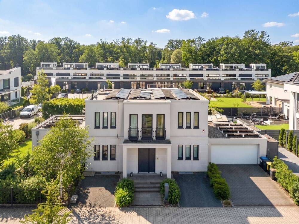 Thumbnail-Einfamilienhaus in exklusiver Lage mit Aufzug, Wintergarten & großem Garten