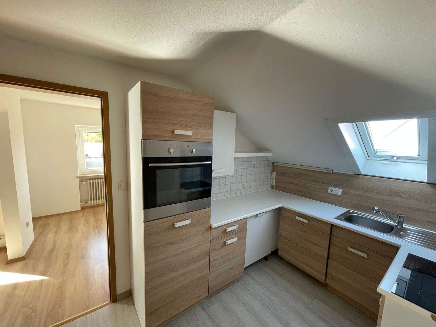 Thumbnail-5-Zi.-Wohnung mit Garage & Loggia