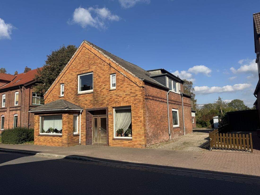 Thumbnail-Großes EFH mit Einliegerwohnung, Garage und Schuppen auf großem Grundstück