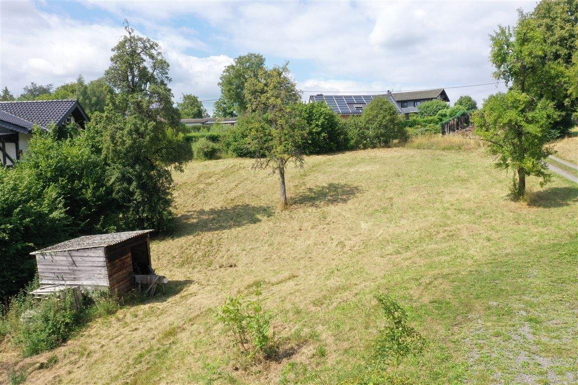 Thumbnail-Aussicht, Ruhe & Möglichkeiten: Großzügiges Grundstück in Rölefeld