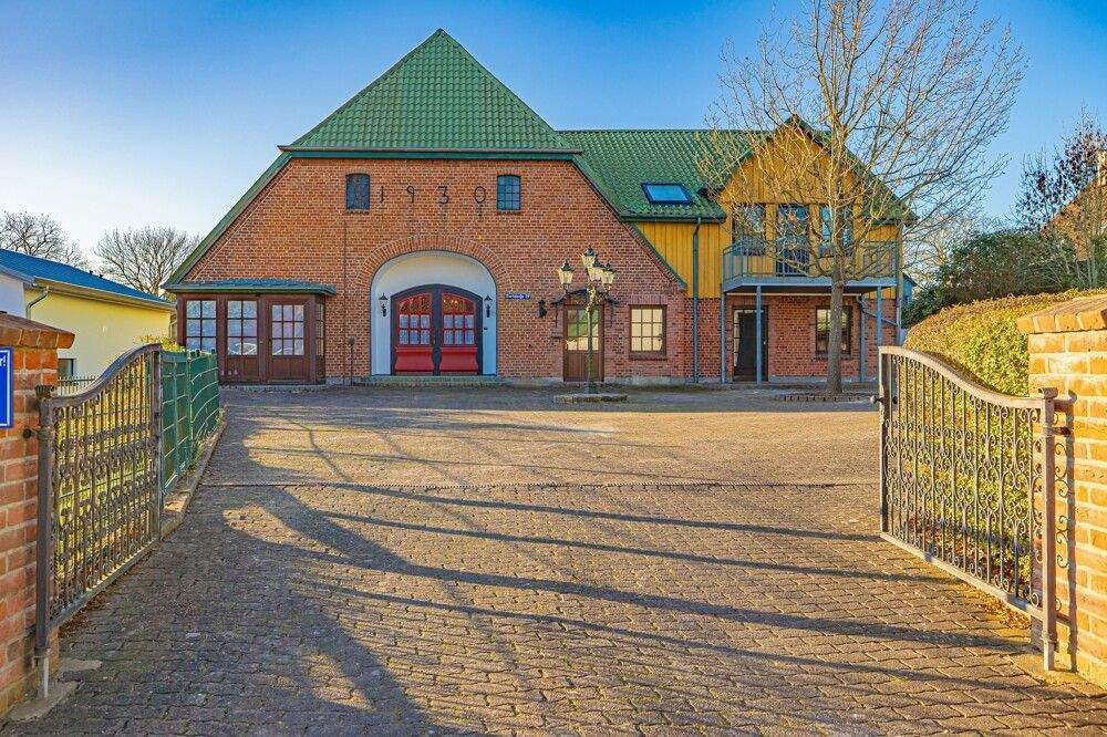 Thumbnail-Top-Gepflegtes Anwesen mit 4 Wohnungen, Stall und Hauskoppel in Ostseenähe